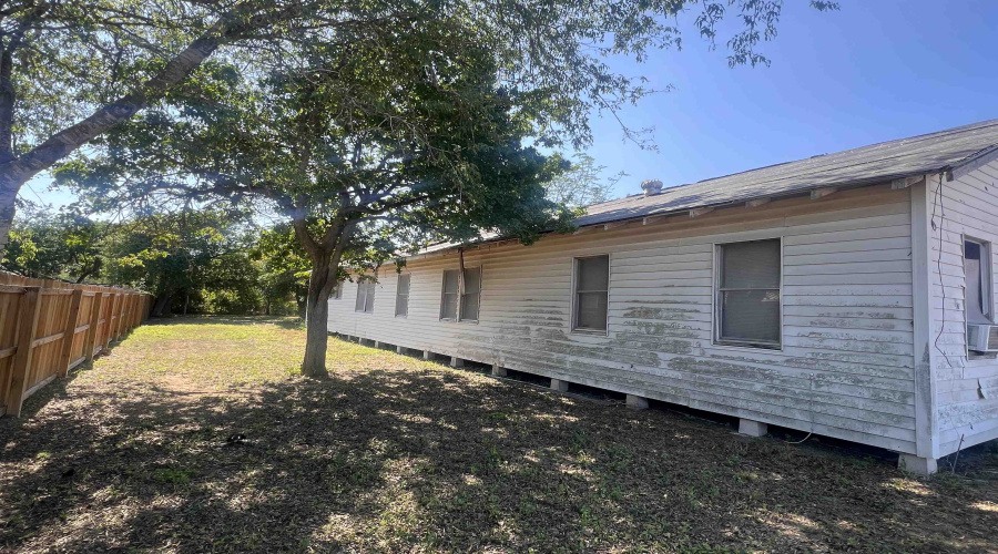 220 School Tx., Benavides, Texas 78341, 3 Bedrooms Bedrooms, 5 Rooms Rooms,2 BathroomsBathrooms,Residential,For Sale,220 School Tx.,20254924
