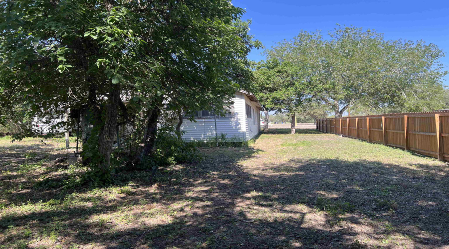 220 School Tx., Benavides, Texas 78341, 3 Bedrooms Bedrooms, 5 Rooms Rooms,2 BathroomsBathrooms,Residential,For Sale,220 School Tx.,20254924