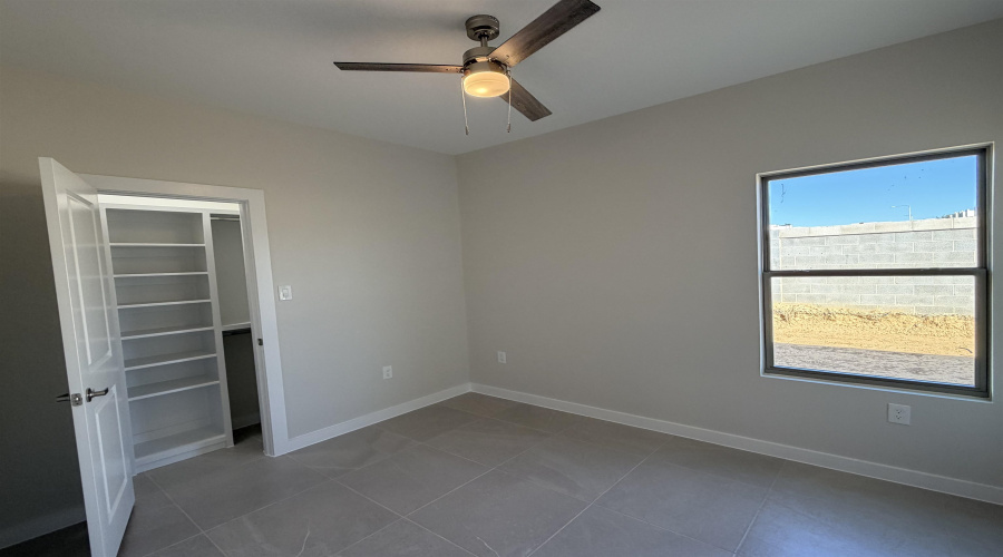 1018 Noyola Loop, Laredo, Texas 78046, 4 Bedrooms Bedrooms, 6 Rooms Rooms,2 BathroomsBathrooms,Residential,For Sale,1018 Noyola Loop,20254928