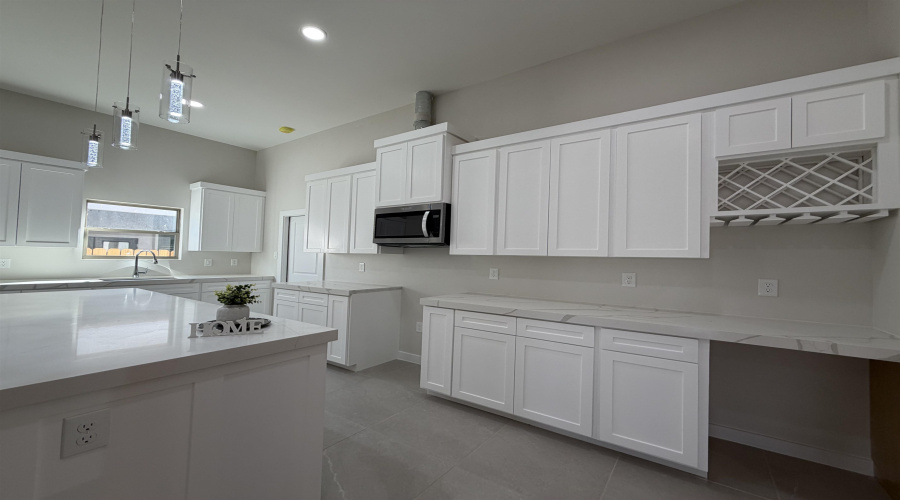 1018 Noyola Loop, Laredo, Texas 78046, 4 Bedrooms Bedrooms, 6 Rooms Rooms,2 BathroomsBathrooms,Residential,For Sale,1018 Noyola Loop,20254928