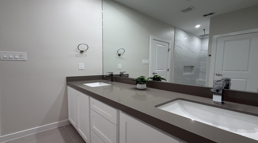 1018 Noyola Loop, Laredo, Texas 78046, 4 Bedrooms Bedrooms, 6 Rooms Rooms,2 BathroomsBathrooms,Residential,For Sale,1018 Noyola Loop,20254928