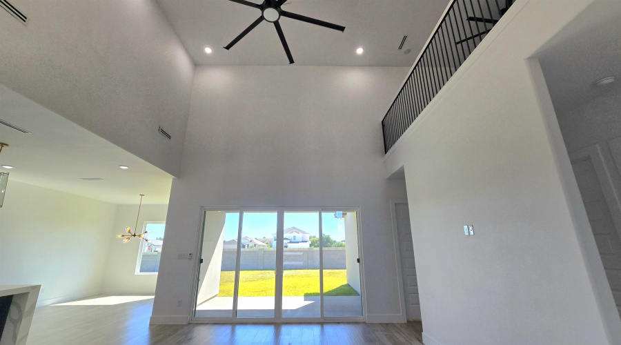 3709 Sun Valley Dr., Laredo, Texas 78045, 4 Bedrooms Bedrooms, 7 Rooms Rooms,4 BathroomsBathrooms,Residential,For Sale,3709 Sun Valley Dr.,20254929