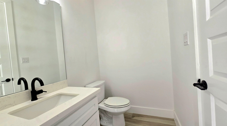 3709 Sun Valley Dr., Laredo, Texas 78045, 4 Bedrooms Bedrooms, 7 Rooms Rooms,4 BathroomsBathrooms,Residential,For Sale,3709 Sun Valley Dr.,20254929