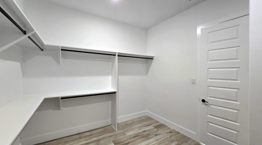 3709 Sun Valley Dr., Laredo, Texas 78045, 4 Bedrooms Bedrooms, 7 Rooms Rooms,4 BathroomsBathrooms,Residential,For Sale,3709 Sun Valley Dr.,20254929