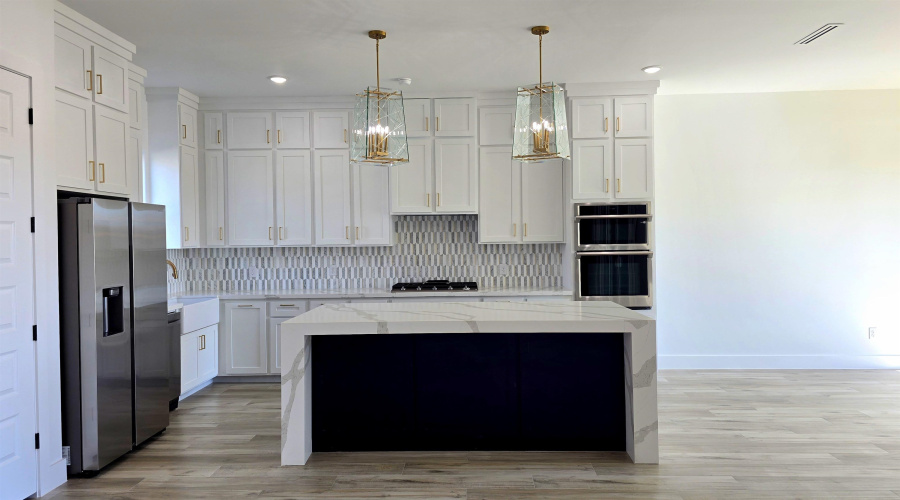 3709 Sun Valley Dr., Laredo, Texas 78045, 4 Bedrooms Bedrooms, 7 Rooms Rooms,4 BathroomsBathrooms,Residential,For Sale,3709 Sun Valley Dr.,20254929