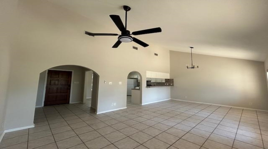 1011 Sapphire Ct, Laredo, Texas 78045, 3 Bedrooms Bedrooms, 7 Rooms Rooms,2 BathroomsBathrooms,Residential,For Rent,1011 Sapphire Ct,20254930