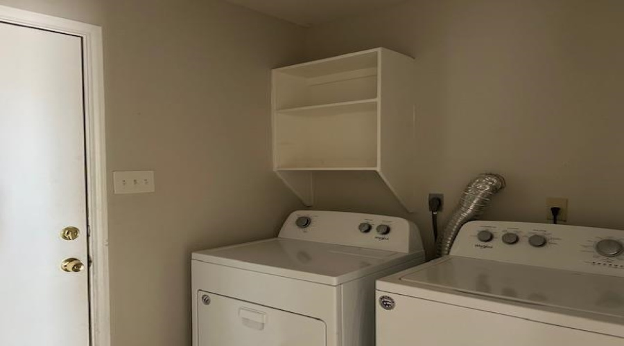 1011 Sapphire Ct, Laredo, Texas 78045, 3 Bedrooms Bedrooms, 7 Rooms Rooms,2 BathroomsBathrooms,Residential,For Rent,1011 Sapphire Ct,20254930