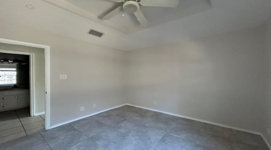 1011 Sapphire Ct, Laredo, Texas 78045, 3 Bedrooms Bedrooms, 7 Rooms Rooms,2 BathroomsBathrooms,Residential,For Rent,1011 Sapphire Ct,20254930