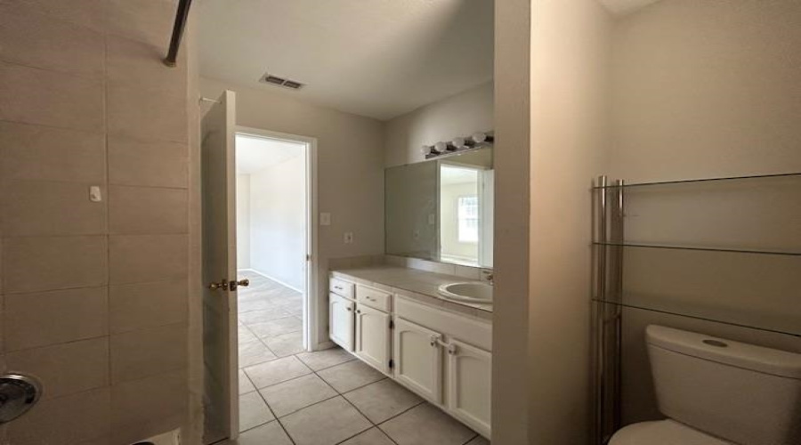 1011 Sapphire Ct, Laredo, Texas 78045, 3 Bedrooms Bedrooms, 7 Rooms Rooms,2 BathroomsBathrooms,Residential,For Rent,1011 Sapphire Ct,20254930