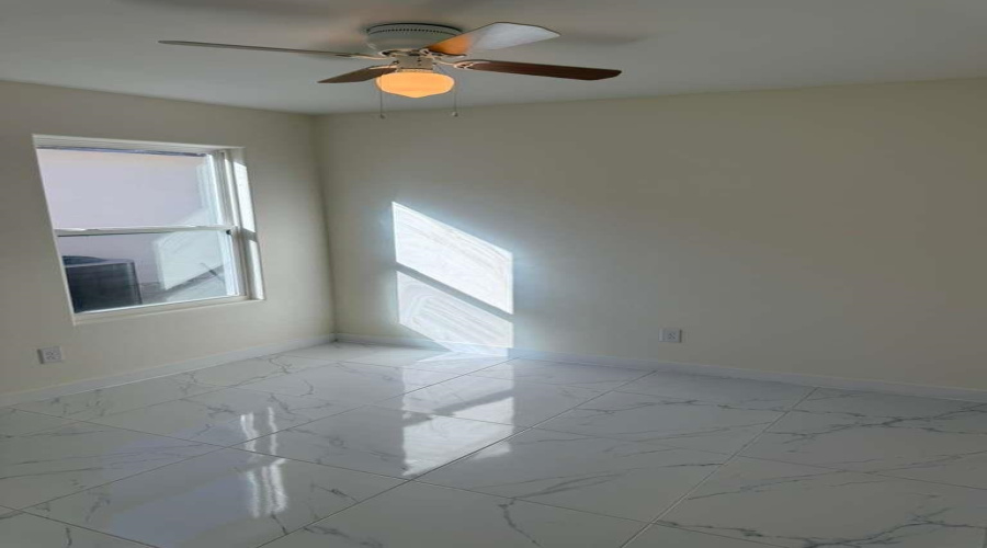 5008 Mariposa St., Laredo, Texas 78046, 3 Bedrooms Bedrooms, 5 Rooms Rooms,2 BathroomsBathrooms,Residential,For Sale,5008 Mariposa St.,20254931