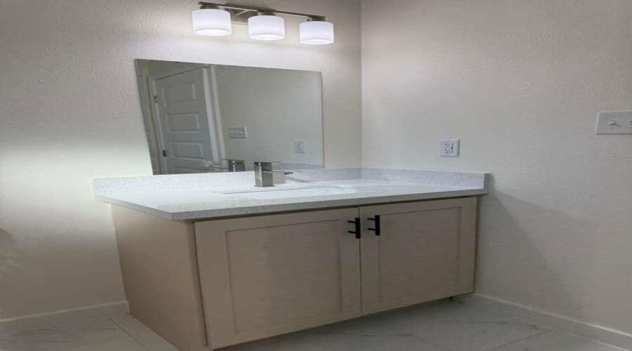 5008 Mariposa St., Laredo, Texas 78046, 3 Bedrooms Bedrooms, 5 Rooms Rooms,2 BathroomsBathrooms,Residential,For Sale,5008 Mariposa St.,20254931