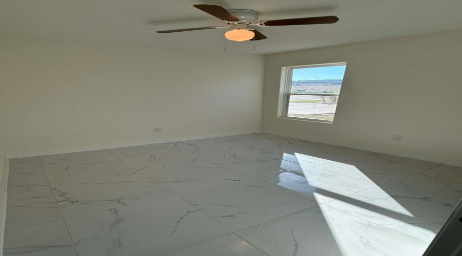 5008 Mariposa St., Laredo, Texas 78046, 3 Bedrooms Bedrooms, 5 Rooms Rooms,2 BathroomsBathrooms,Residential,For Sale,5008 Mariposa St.,20254931