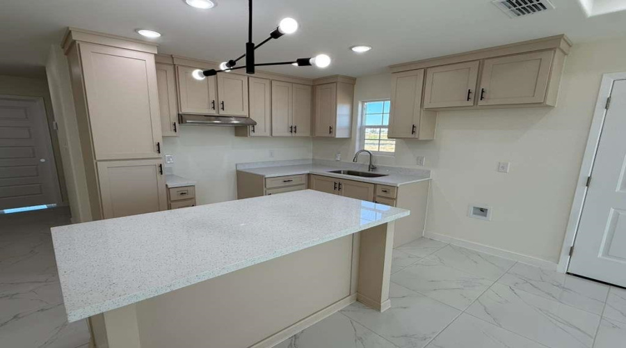 5008 Mariposa St., Laredo, Texas 78046, 3 Bedrooms Bedrooms, 5 Rooms Rooms,2 BathroomsBathrooms,Residential,For Sale,5008 Mariposa St.,20254931