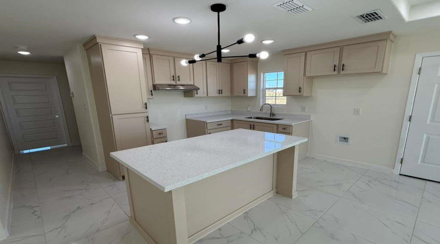 5008 Mariposa St., Laredo, Texas 78046, 3 Bedrooms Bedrooms, 5 Rooms Rooms,2 BathroomsBathrooms,Residential,For Sale,5008 Mariposa St.,20254931