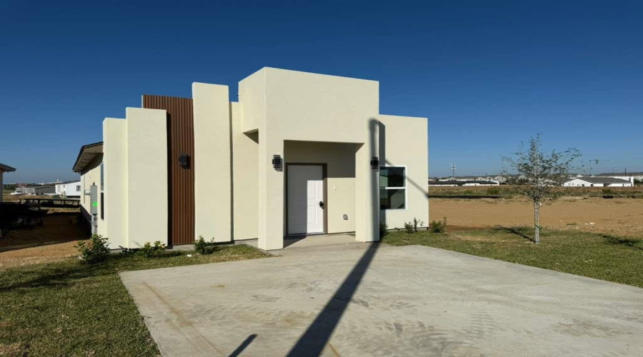 5008 Mariposa St., Laredo, Texas 78046, 3 Bedrooms Bedrooms, 5 Rooms Rooms,2 BathroomsBathrooms,Residential,For Sale,5008 Mariposa St.,20254931