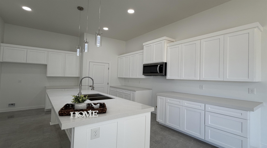 1110 Noyola Loop, Laredo, Texas 78046, 5 Bedrooms Bedrooms, 7 Rooms Rooms,2 BathroomsBathrooms,Residential,For Sale,1110 Noyola Loop,20254932