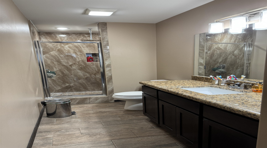 4227 Lorisa, Laredo, Texas 78046, 7 Bedrooms Bedrooms, 10 Rooms Rooms,3 BathroomsBathrooms,Residential,For Sale,4227 Lorisa,20254933