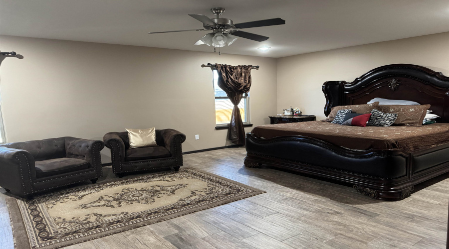 4227 Lorisa, Laredo, Texas 78046, 7 Bedrooms Bedrooms, 10 Rooms Rooms,3 BathroomsBathrooms,Residential,For Sale,4227 Lorisa,20254933