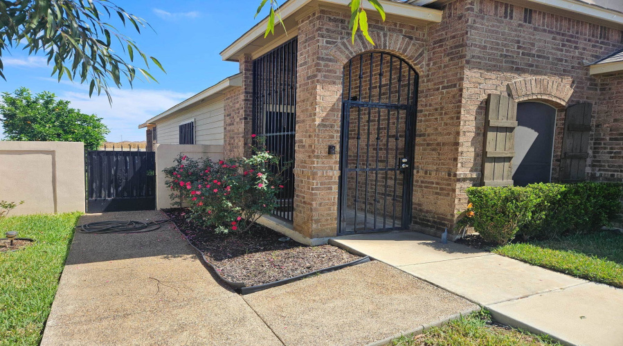 5516 Shorthorn Dr., Laredo, Texas 78045, 3 Bedrooms Bedrooms, 6 Rooms Rooms,2 BathroomsBathrooms,Residential,For Rent,5516 Shorthorn Dr.,20254934