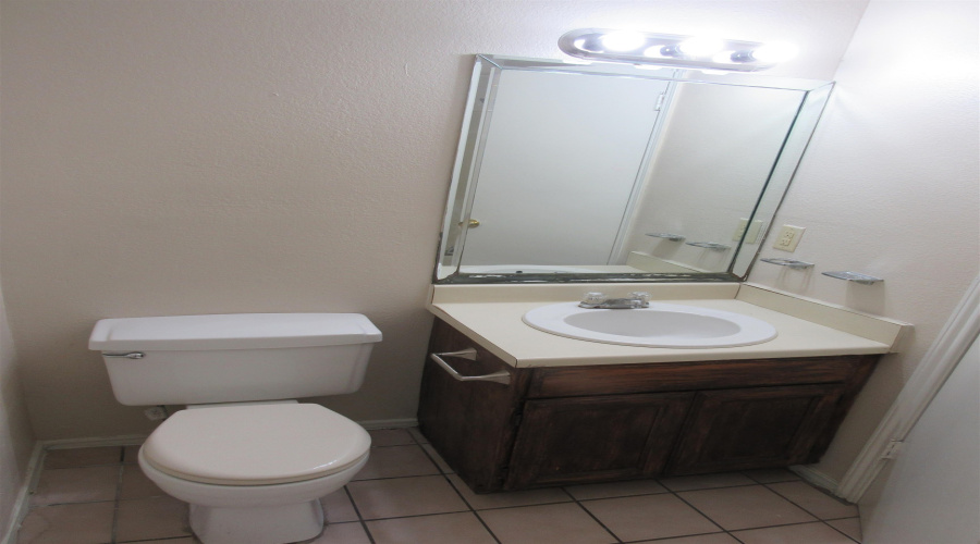 1420 Juarez Ave, Laredo, Texas 78040, 2 Bedrooms Bedrooms, 4 Rooms Rooms,1 BathroomBathrooms,Residential,For Rent,1420 Juarez Ave,20254937