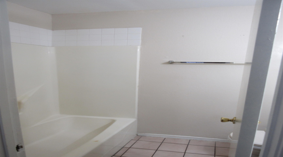 1420 Juarez Ave, Laredo, Texas 78040, 2 Bedrooms Bedrooms, 4 Rooms Rooms,1 BathroomBathrooms,Residential,For Rent,1420 Juarez Ave,20254937