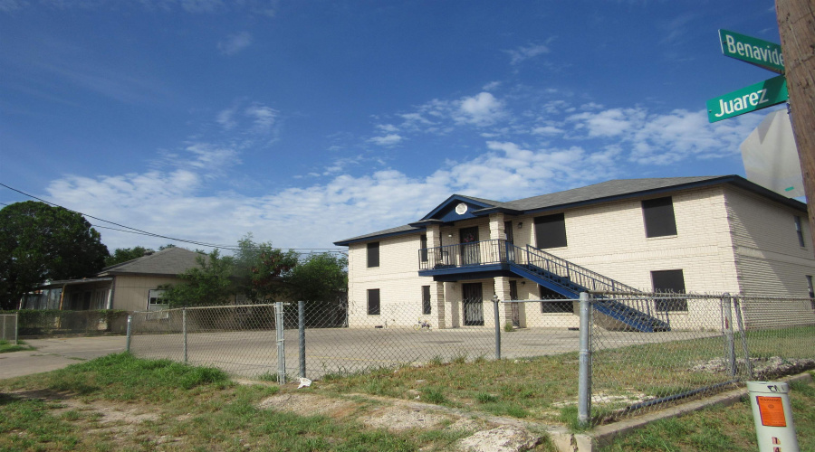 1420 Juarez Ave, Laredo, Texas 78040, 2 Bedrooms Bedrooms, 4 Rooms Rooms,1 BathroomBathrooms,Residential,For Rent,1420 Juarez Ave,20254937