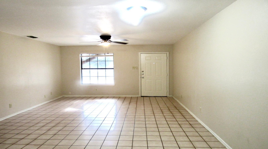 1420 Juarez Ave, Laredo, Texas 78040, 2 Bedrooms Bedrooms, 4 Rooms Rooms,1 BathroomBathrooms,Residential,For Rent,1420 Juarez Ave,20254937
