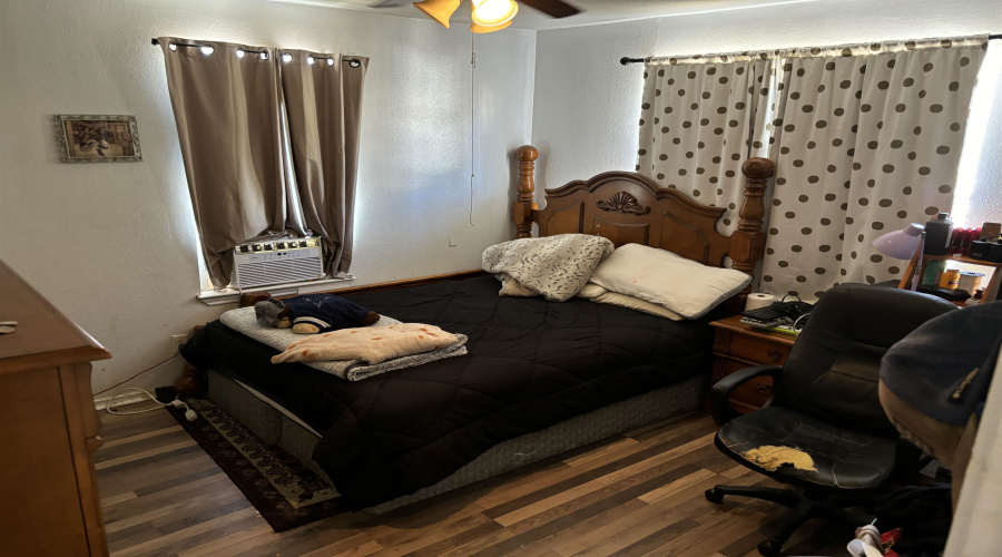 916 Guerrero St, Laredo, Texas 78043, 2 Bedrooms Bedrooms, 4 Rooms Rooms,1 BathroomBathrooms,Residential,For Sale,916 Guerrero St,20254938