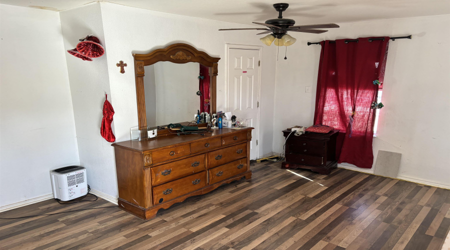 916 Guerrero St, Laredo, Texas 78043, 2 Bedrooms Bedrooms, 4 Rooms Rooms,1 BathroomBathrooms,Residential,For Sale,916 Guerrero St,20254938