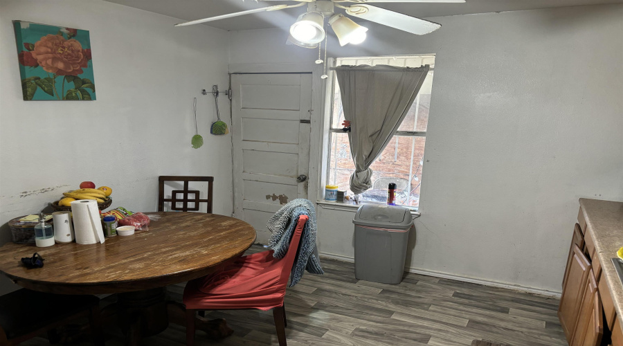 916 Guerrero St, Laredo, Texas 78043, 2 Bedrooms Bedrooms, 4 Rooms Rooms,1 BathroomBathrooms,Residential,For Sale,916 Guerrero St,20254938