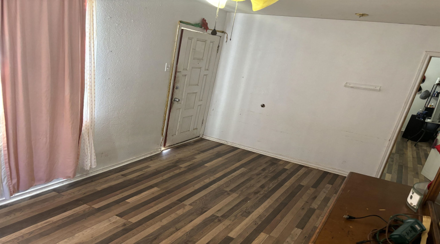 916 Guerrero St, Laredo, Texas 78043, 2 Bedrooms Bedrooms, 4 Rooms Rooms,1 BathroomBathrooms,Residential,For Sale,916 Guerrero St,20254938