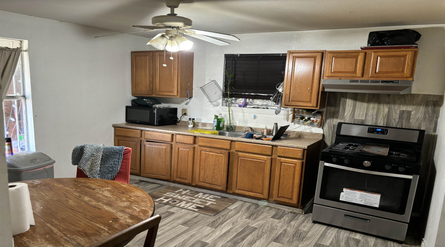 916 Guerrero St, Laredo, Texas 78043, 2 Bedrooms Bedrooms, 4 Rooms Rooms,1 BathroomBathrooms,Residential,For Sale,916 Guerrero St,20254938