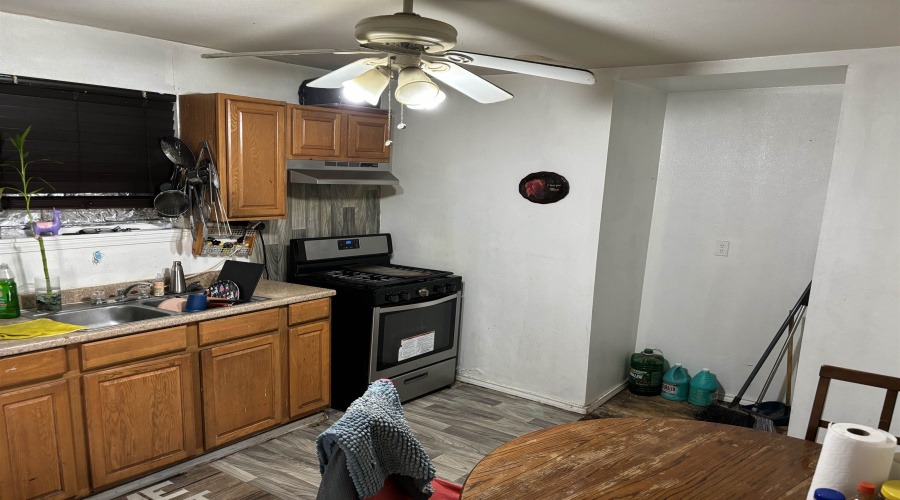 916 Guerrero St, Laredo, Texas 78043, 2 Bedrooms Bedrooms, 4 Rooms Rooms,1 BathroomBathrooms,Residential,For Sale,916 Guerrero St,20254938