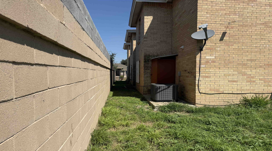 311 Soria Dr, Laredo, Texas 78046, 3 Bedrooms Bedrooms, 4 Rooms Rooms,2 BathroomsBathrooms,Residential,For Rent,311 Soria Dr,20254940