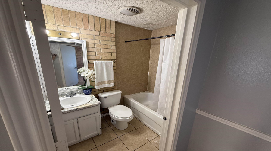 311 Soria Dr, Laredo, Texas 78046, 3 Bedrooms Bedrooms, 4 Rooms Rooms,2 BathroomsBathrooms,Residential,For Rent,311 Soria Dr,20254940