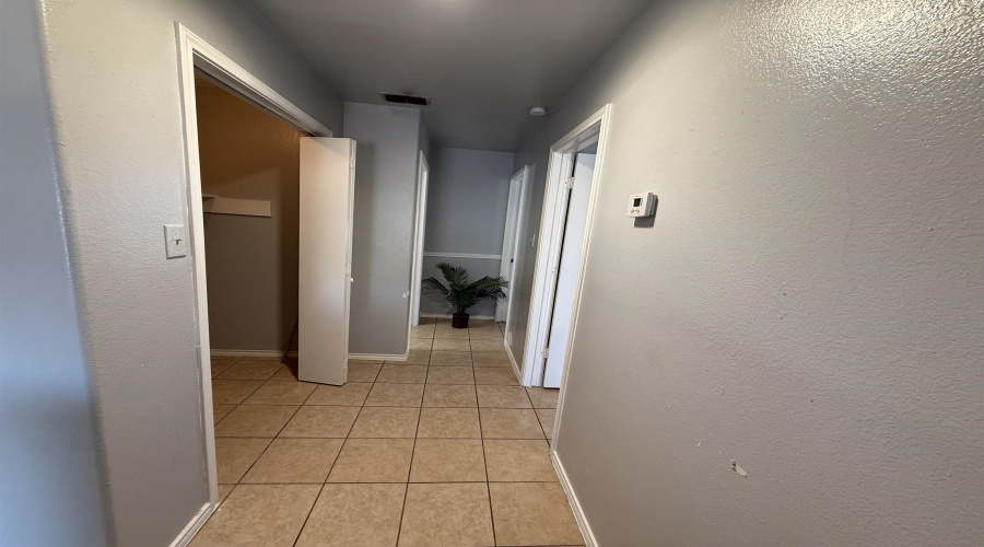 311 Soria Dr, Laredo, Texas 78046, 3 Bedrooms Bedrooms, 4 Rooms Rooms,2 BathroomsBathrooms,Residential,For Rent,311 Soria Dr,20254940