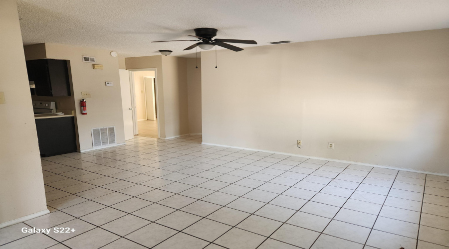 1420 Juarez Ave, Laredo, Texas 78040, 2 Bedrooms Bedrooms, 5 Rooms Rooms,2 BathroomsBathrooms,Residential,For Rent,1420 Juarez Ave,20254941