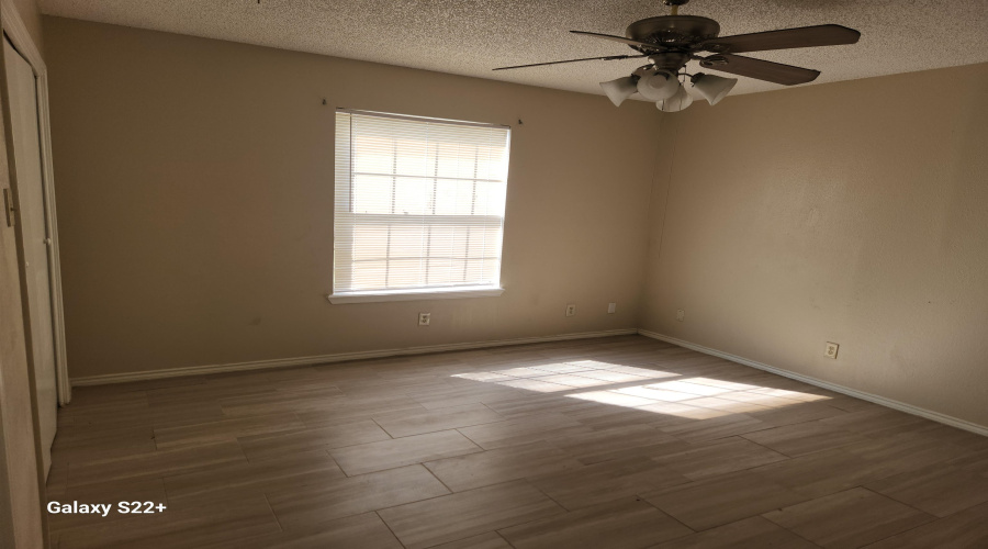 1420 Juarez Ave, Laredo, Texas 78040, 2 Bedrooms Bedrooms, 5 Rooms Rooms,2 BathroomsBathrooms,Residential,For Rent,1420 Juarez Ave,20254941