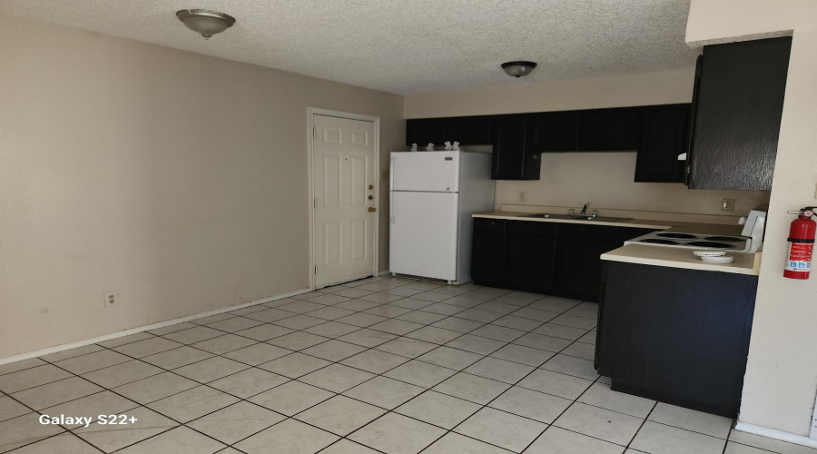 1420 Juarez Ave, Laredo, Texas 78040, 2 Bedrooms Bedrooms, 5 Rooms Rooms,2 BathroomsBathrooms,Residential,For Rent,1420 Juarez Ave,20254941