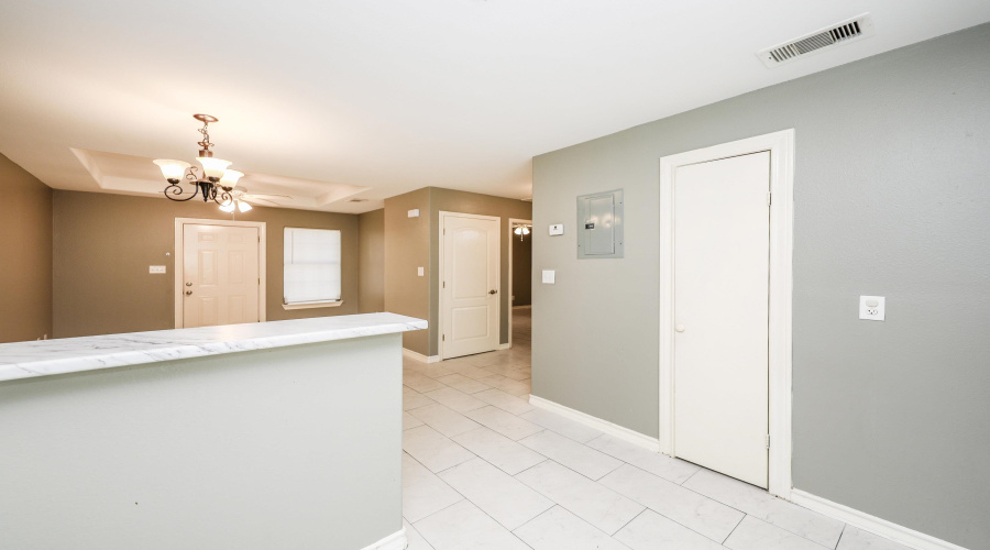 205 W San Carlos St, Laredo, Texas 78041, 2 Bedrooms Bedrooms, 5 Rooms Rooms,1 BathroomBathrooms,Residential,For Rent,205 W San Carlos St,20254942