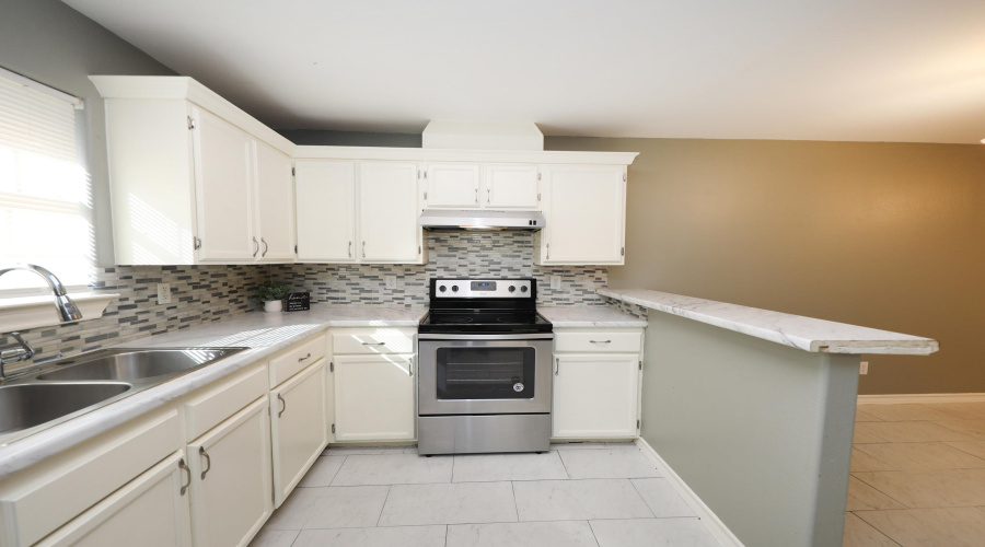 205 W San Carlos St, Laredo, Texas 78041, 2 Bedrooms Bedrooms, 5 Rooms Rooms,1 BathroomBathrooms,Residential,For Rent,205 W San Carlos St,20254942