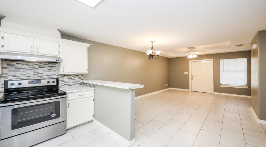 205 W San Carlos St, Laredo, Texas 78041, 2 Bedrooms Bedrooms, 5 Rooms Rooms,1 BathroomBathrooms,Residential,For Rent,205 W San Carlos St,20254942