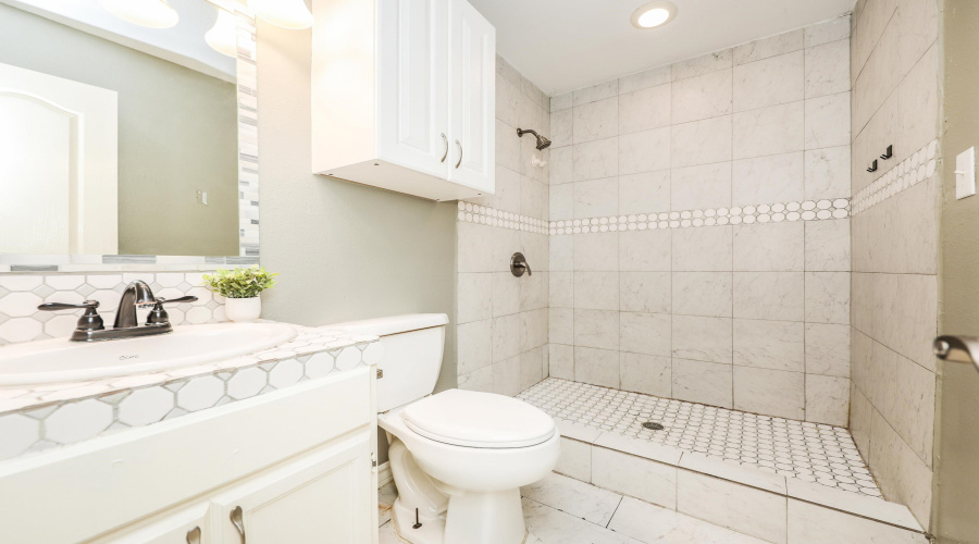 205 W San Carlos St, Laredo, Texas 78041, 2 Bedrooms Bedrooms, 5 Rooms Rooms,1 BathroomBathrooms,Residential,For Rent,205 W San Carlos St,20254942