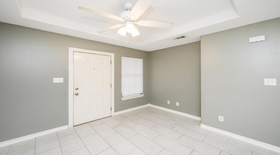 205 W San Carlos St, Laredo, Texas 78041, 2 Bedrooms Bedrooms, 5 Rooms Rooms,1 BathroomBathrooms,Residential,For Rent,205 W San Carlos St,20254942