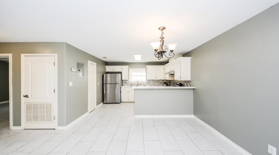 205 W San Carlos St, Laredo, Texas 78041, 2 Bedrooms Bedrooms, 5 Rooms Rooms,1 BathroomBathrooms,Residential,For Rent,205 W San Carlos St,20254942