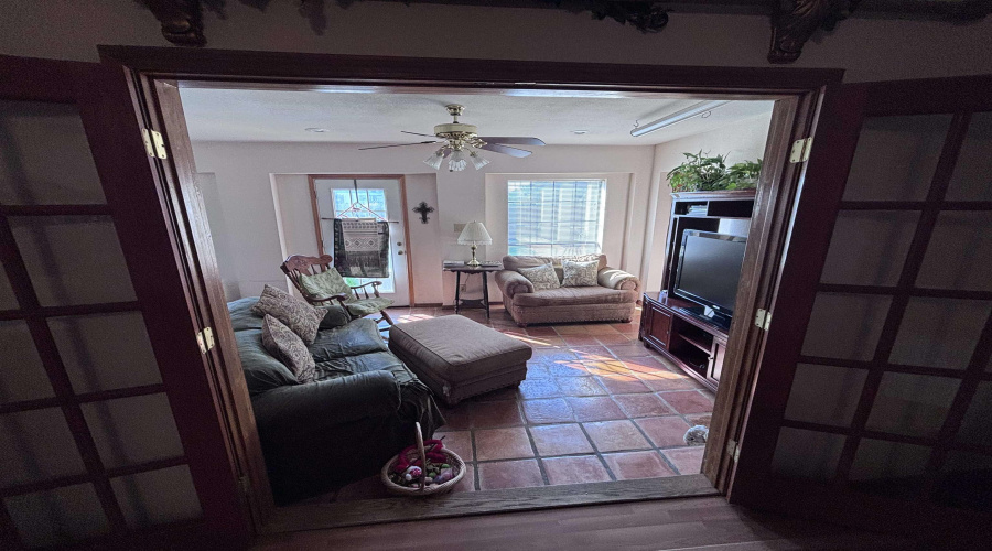 1235 St John Lp, Laredo, Texas 78045, 3 Bedrooms Bedrooms, 6 Rooms Rooms,3 BathroomsBathrooms,Residential,For Sale,1235 St John Lp,20254943