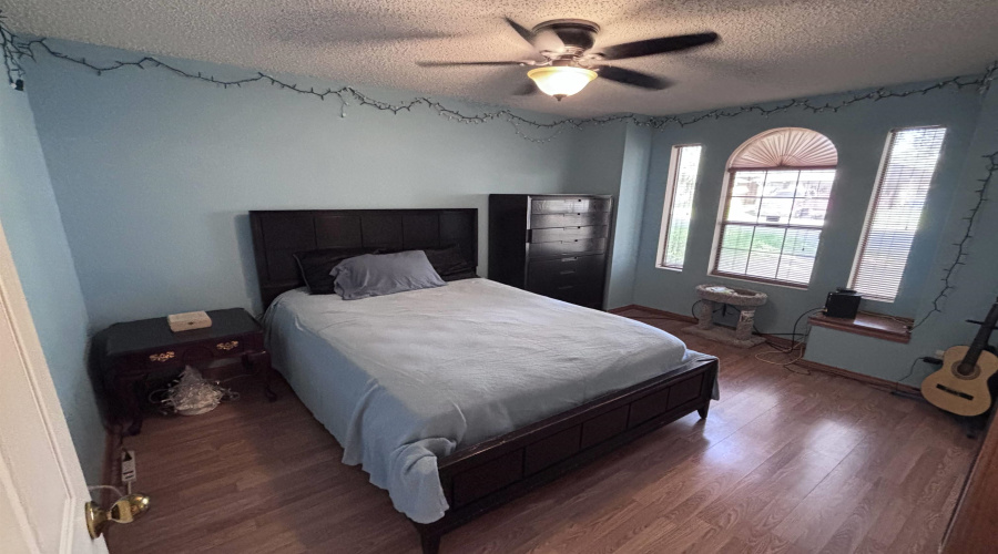 1235 St John Lp, Laredo, Texas 78045, 3 Bedrooms Bedrooms, 6 Rooms Rooms,3 BathroomsBathrooms,Residential,For Sale,1235 St John Lp,20254943