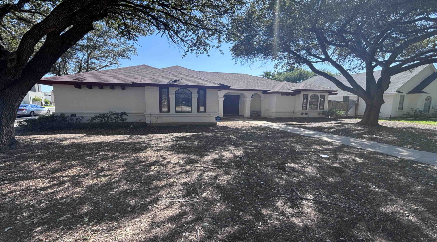 1235 St John Lp, Laredo, Texas 78045, 3 Bedrooms Bedrooms, 6 Rooms Rooms,3 BathroomsBathrooms,Residential,For Sale,1235 St John Lp,20254943