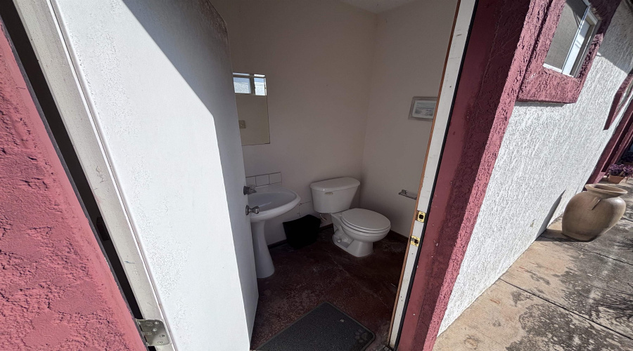 1235 St John Lp, Laredo, Texas 78045, 3 Bedrooms Bedrooms, 6 Rooms Rooms,3 BathroomsBathrooms,Residential,For Sale,1235 St John Lp,20254943