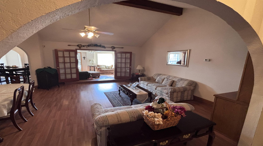 1235 St John Lp, Laredo, Texas 78045, 3 Bedrooms Bedrooms, 6 Rooms Rooms,3 BathroomsBathrooms,Residential,For Sale,1235 St John Lp,20254943